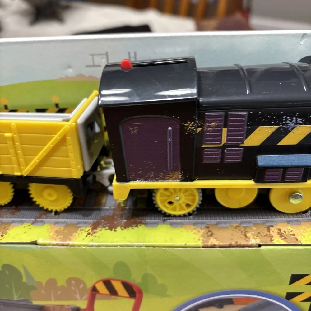 Fisher-Price Thomas & Friends Diesel's Lift & Load Construction Train Set New!
